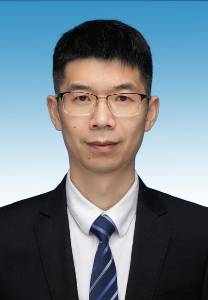 殷文伟照片.png
