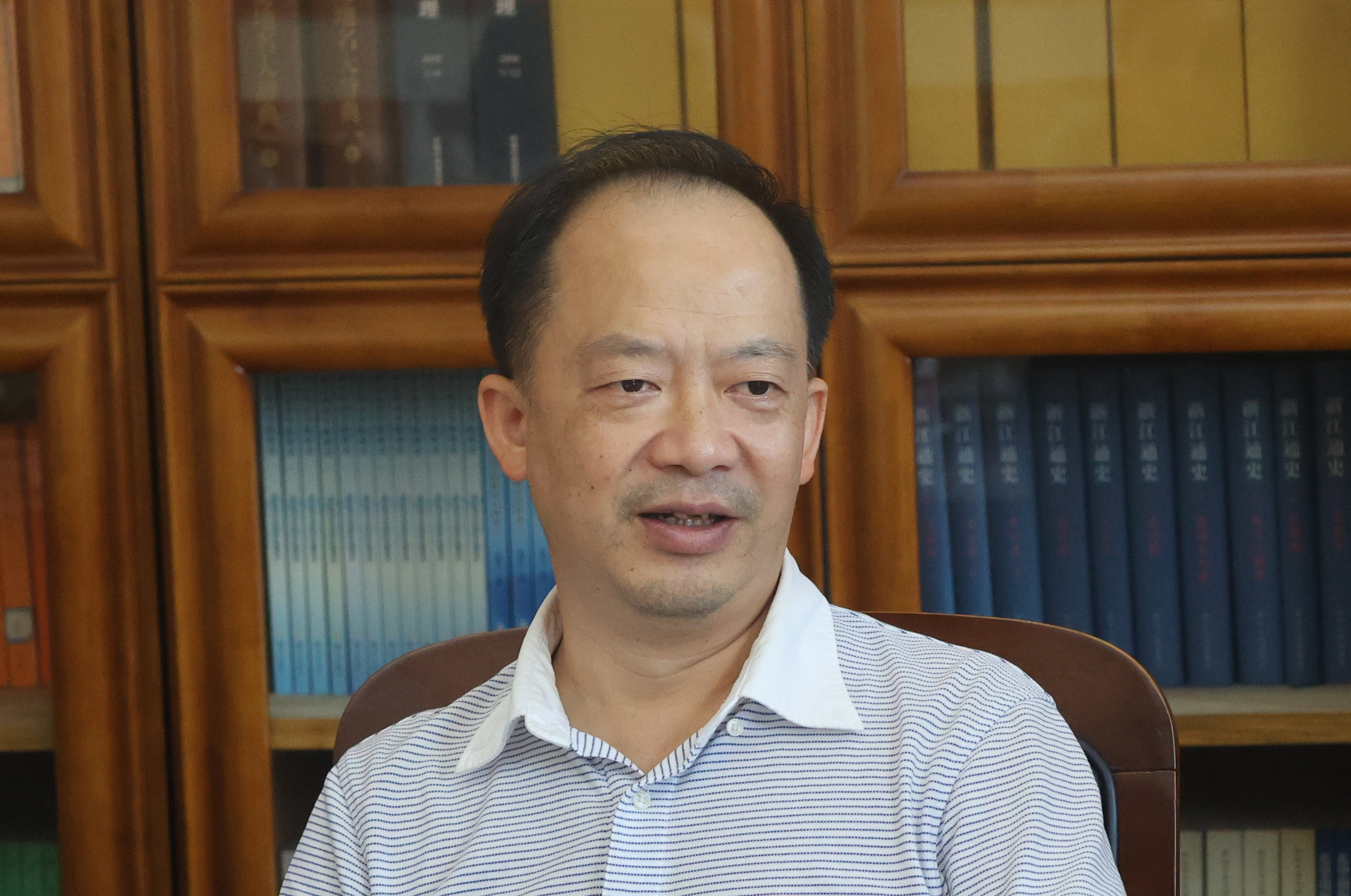 易书记2_副本.jpg